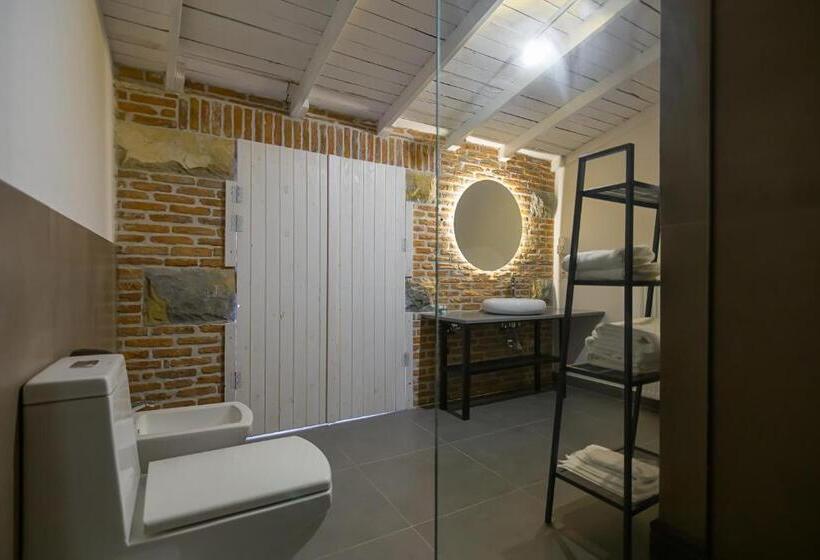 家庭间, Barba Boutique