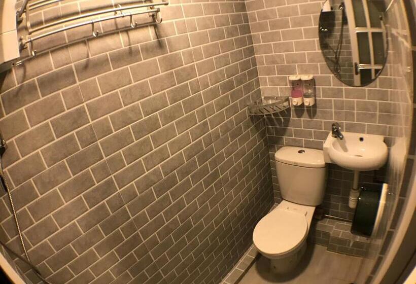 اتاق سوپریور یک تخته, The House