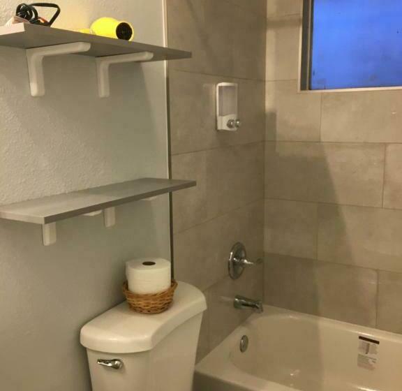 Standard Quadruple Room, Rainier Guesthouse
