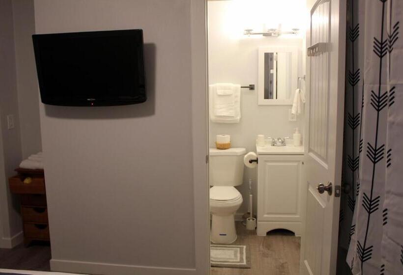 3 Bedroom Suite, Rainier Guesthouse