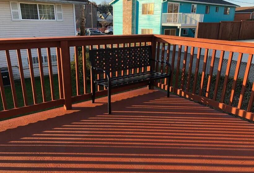 3 Bedroom Suite, Rainier Guesthouse
