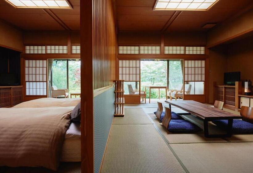 Полулюкс, Takamiya Ryokan Sagiya Sansorai