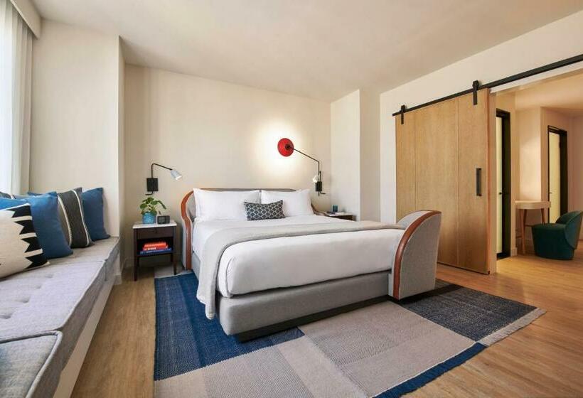 스탠다드 룸 킹사이즈 침대, Virgin Hotels Nashville