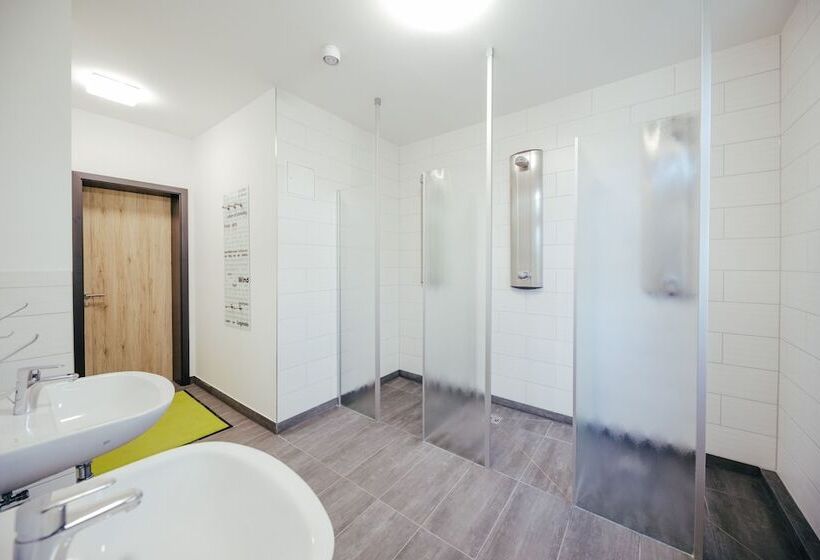 Номер Стандарт, Wandery Hostel Dessau