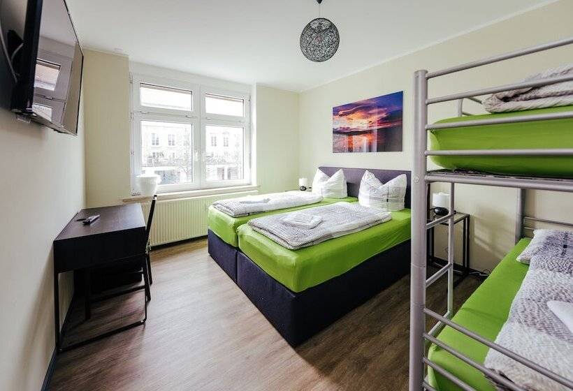 Семейный Номер, Wandery Hostel Dessau