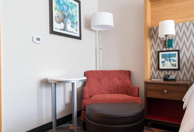 Номер Стандарт Кровать Кинг Адаптированный для Инвалидов, Holiday Inn & Suites Philadelphia W   Drexel Hill, An Ihg