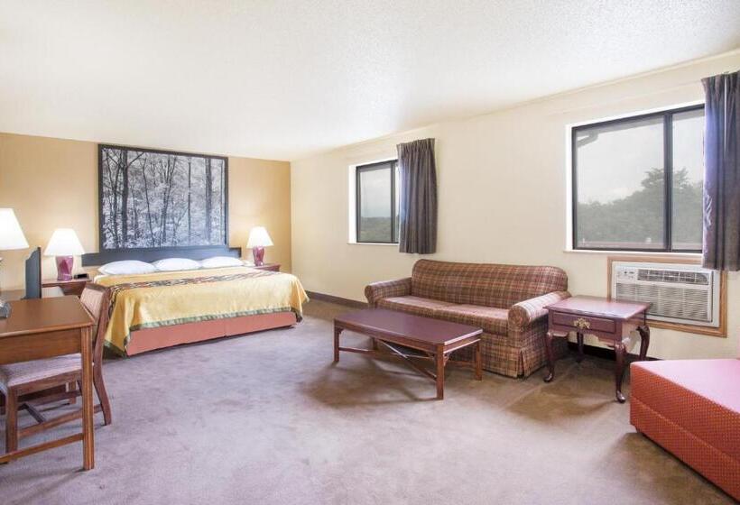Люкс Deluxe Кровать Кинг, Super 8 By Wyndham Lexington Va