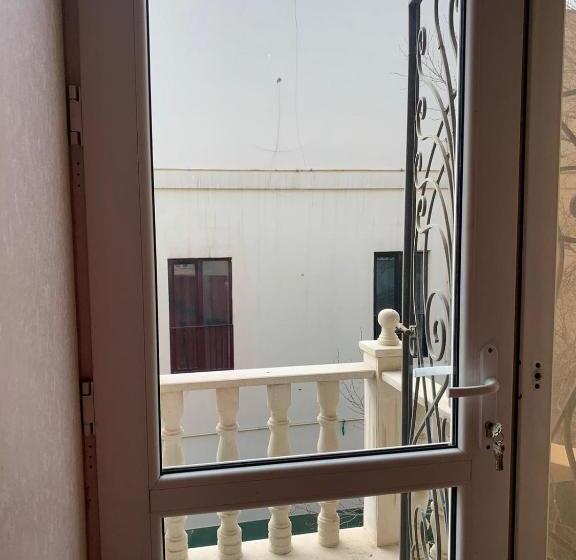 اتاق لوکس, Soprano Guest House