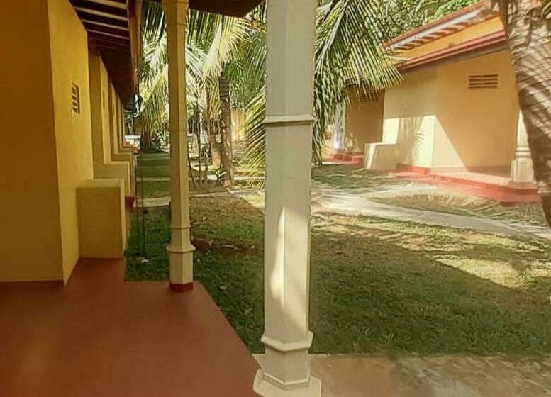 Single Room Garden View, Lavendish Country Resort