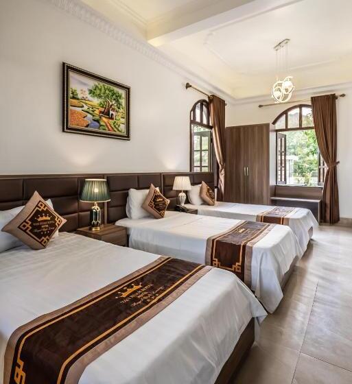 اتاق استاندارد سه تخته با بالکن, Vạn Xuân Royal