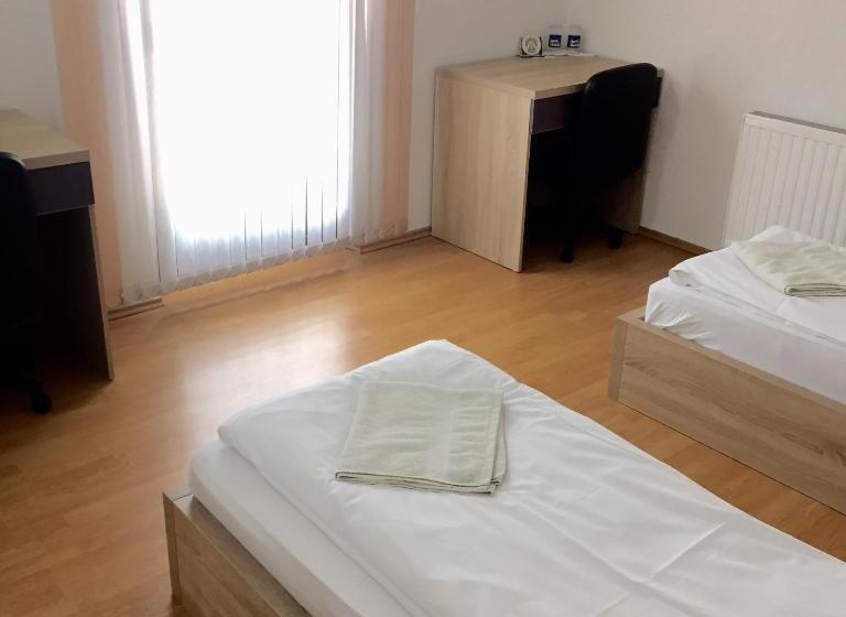 اتاق استاندارد با چشم‌انداز رودخانه, City Bridge Guest House