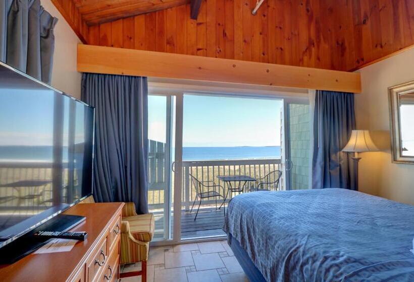 اتاق لوکس با تخت دو نفره بزرگ, Waves Oceanfront Resort