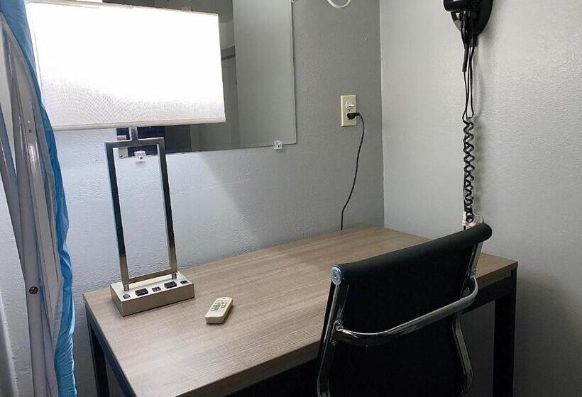 Номер Deluxe Кровать Кинг, Budget Host Inn