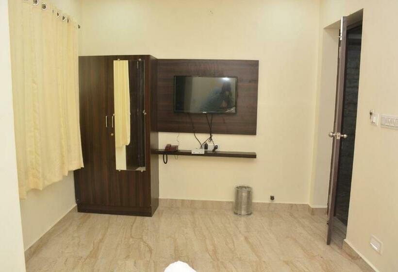 Номер Deluxe, Arihanth Inn