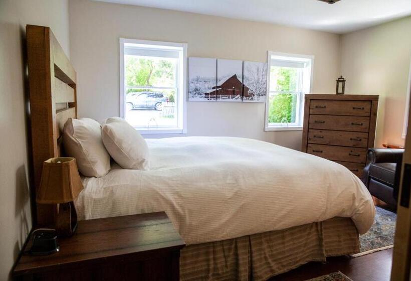 Люкс Deluxe Кровать Кинг, The Woodstocker B&b