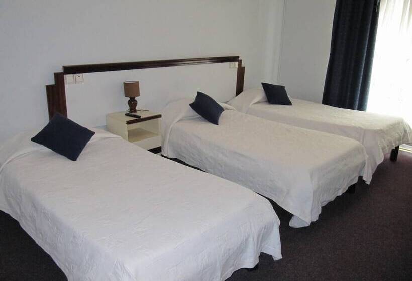 اتاق استاندارد سه نفره, Residencial Moçambique