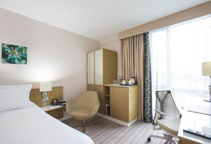 اتاق استاندارد با تخت دوبل, Hilton Garden Inn Glasgow City Centre