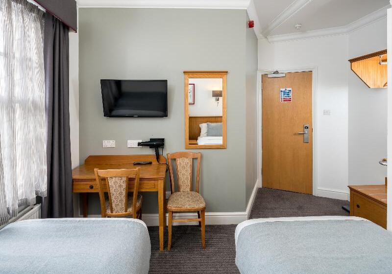 Номер Стандарт, OYO Townhouse New England Victoria