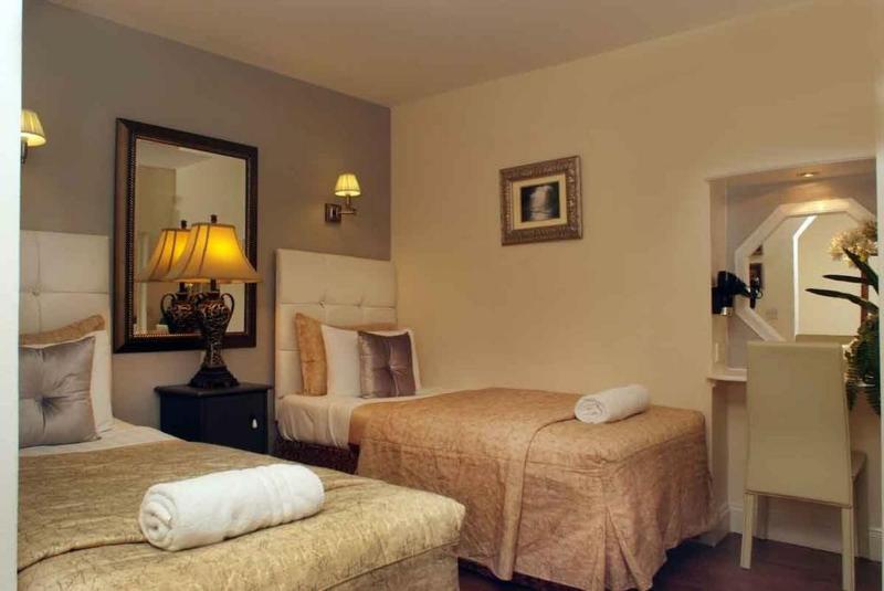 Quarto Quádruplo Estandar, Piccolino Hyde Park