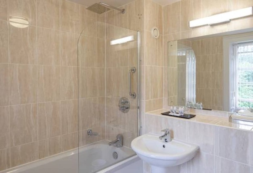 Семейный Номер, Weetwood Hall Estate