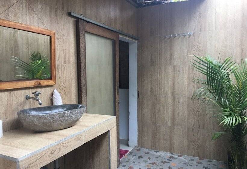 Семейный Номер, Bintang Bungalow