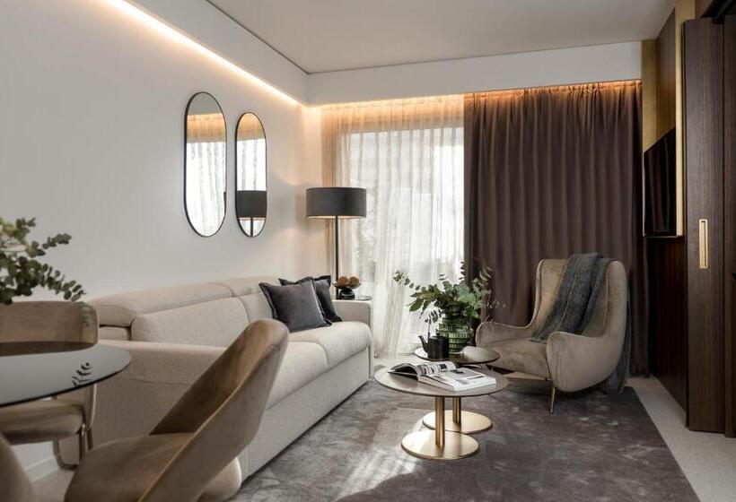 سوئیت پرزیدنت, We.me Suite