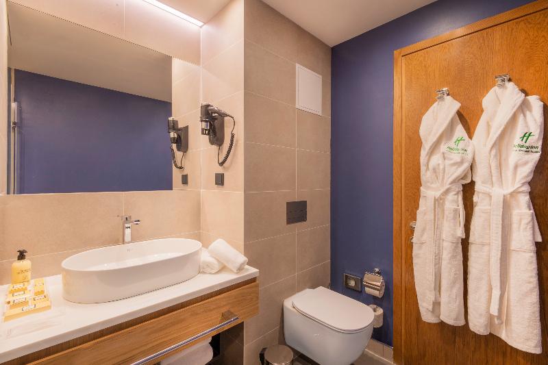 스탠다드 룸, Holiday Inn Yerevan   Republic Square, An Ihg