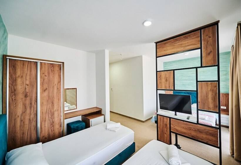 Deluxe Quadruple Room, Halibas