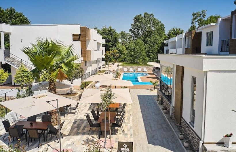 Suite Pool View, Halibas