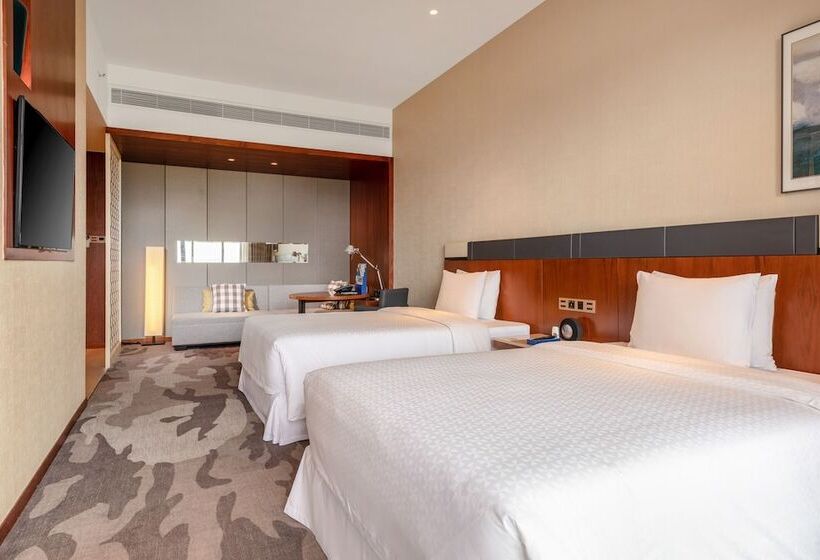 ２ダブルベッドのスタンダードルーム, Four Points By Sheraton Guangdong, Heshan