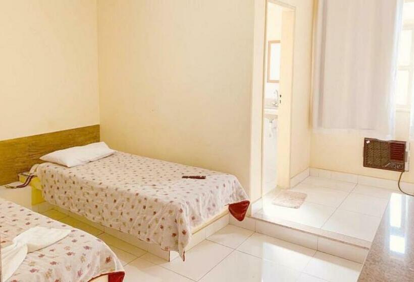 Quarto Estandar Individual, Arco