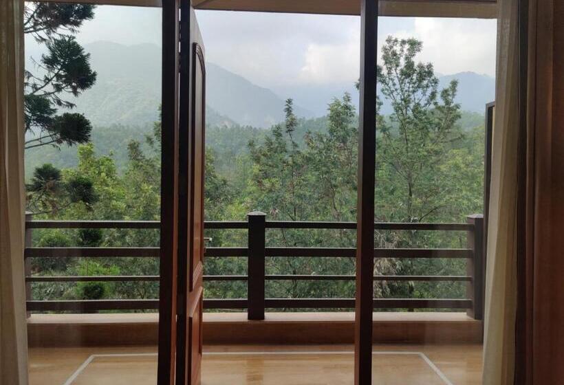 이그제큐티브 스위트, Punarnava Resort & Spa
