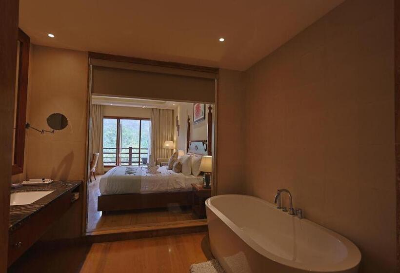 이그제큐티브 스위트, Punarnava Resort & Spa