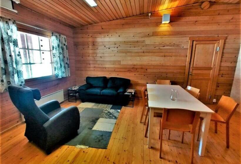 اتاق استاندارد سه تخته با سرویس بهداشتی مشترک, Old Pine Husky Lodge