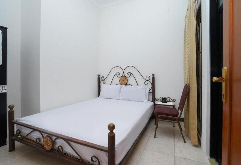 اتاق لوکس, Oyo Life 2498 Kost Putri Purimas 23