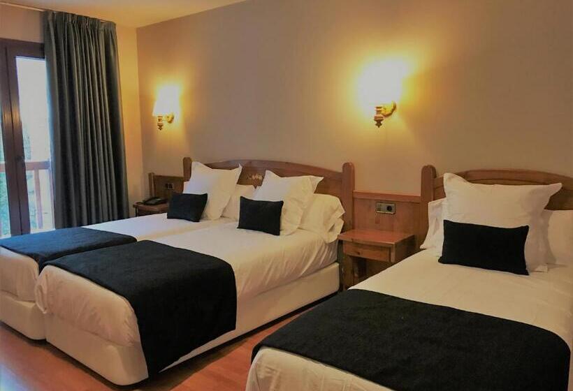 Standard Triple Room with Terrace, & Spa Niunit