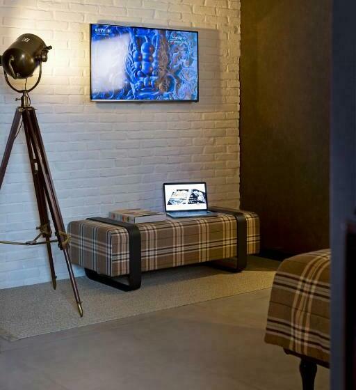 سوییت جونیور, Starhotels Business Palace