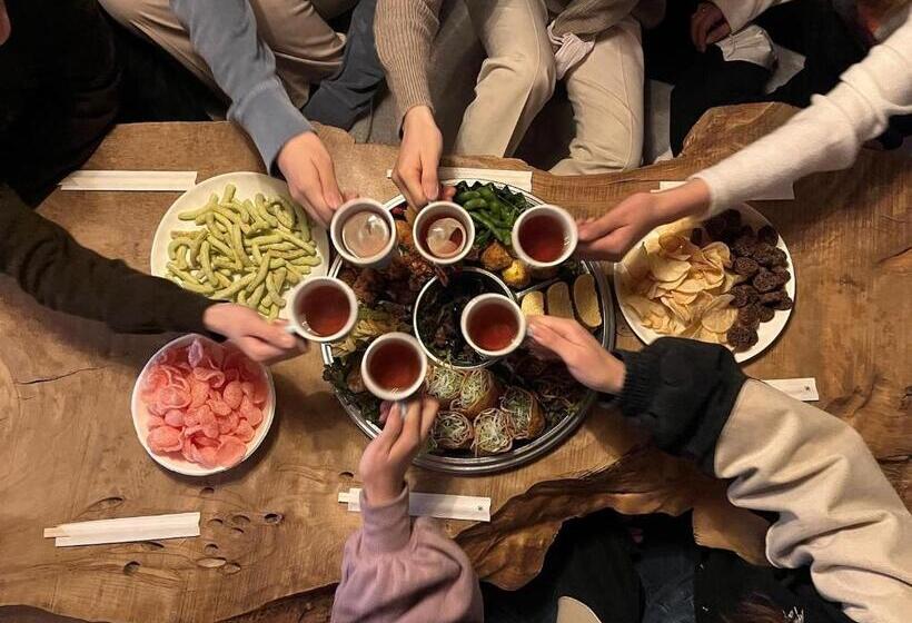Семейный Номер, Only One Group Stays Per Day  Tenmaya 家族や仲間と貸し切りゲストハウス 天満屋