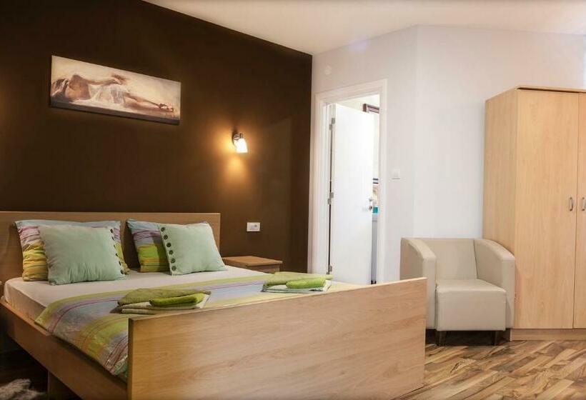 اتاق لوکس, B&b Donna