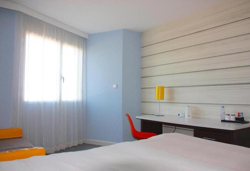 Семейный Номер, Ibis Styles Toulon La Seynesurmer