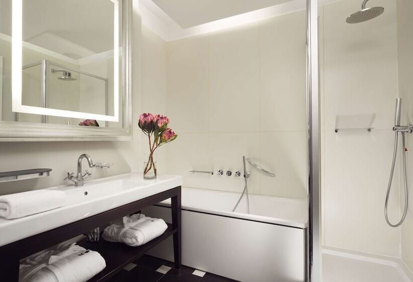اتاق پرمیوم, Unahotels Cusani Milano
