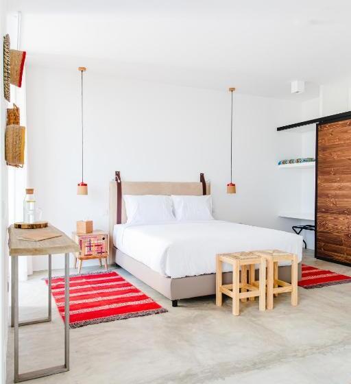 Suite with lake view, Montimerso Skyscape Countryhouse