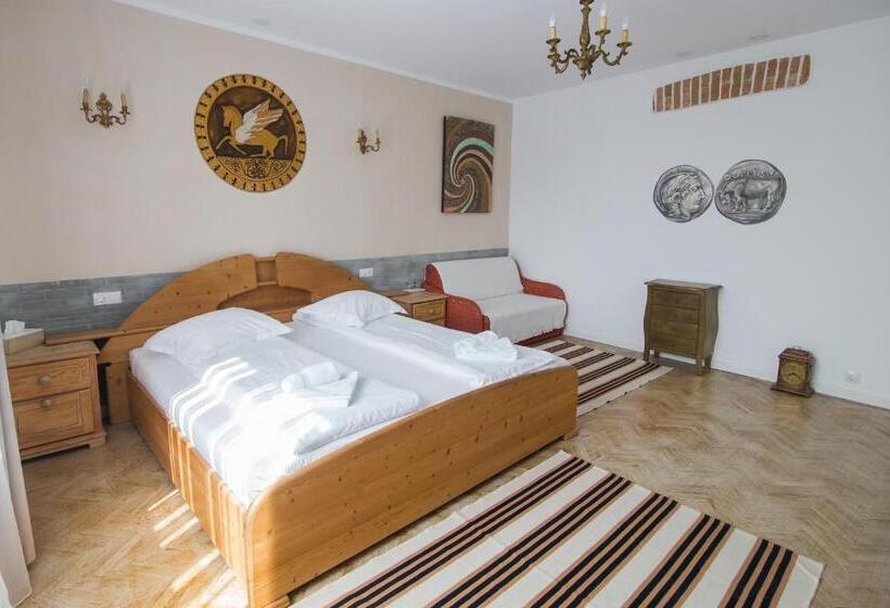 اتاق استاندارد سه نفره, Vila Antica