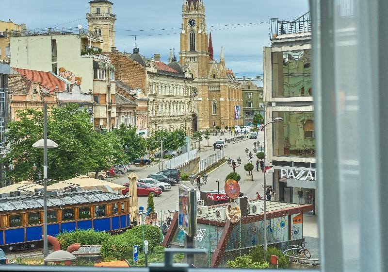 اتاق سوپریور, Pupin Novi Sad