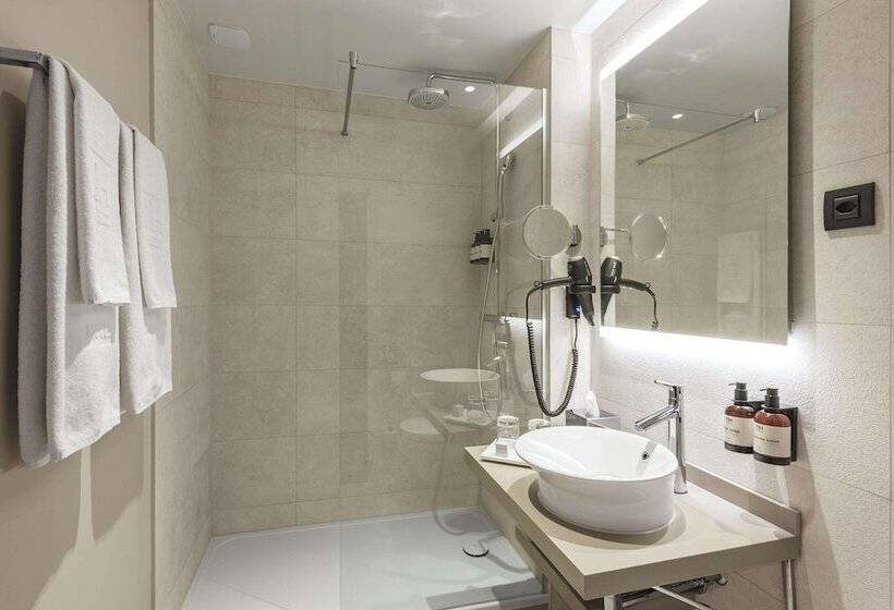 Quarto Superior, NH Geneva Airport