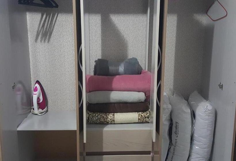 Habitación Triple Estándar Baño Exterior, Casa Capitólio I