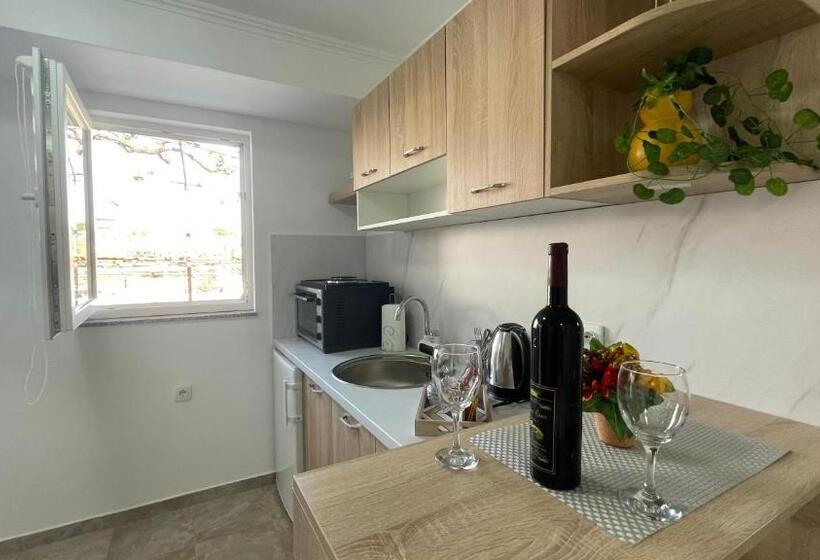 استودیو استاندارد با چشم‌انداز باغ, Apartman Mim