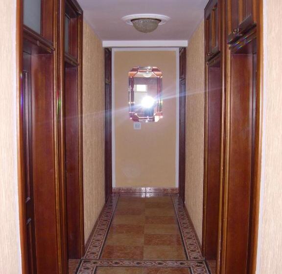 آپارتمان 2 خوابه با بالکن, Rooms & Apartments Anka