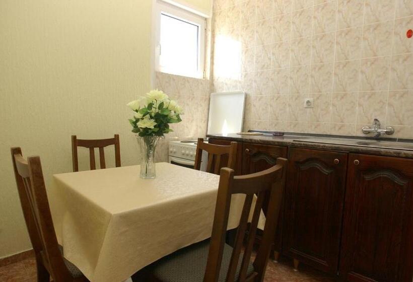 آپارتمان 2 خوابه با تراس, Rooms & Apartments Anka