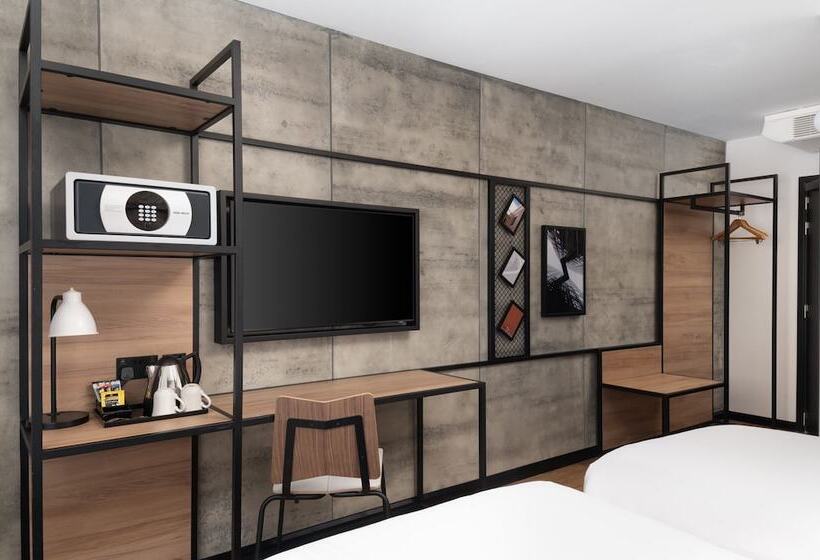 Номер Стандарт, Ibis London Earls Court